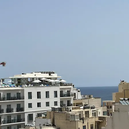 St Julians Penthouse 公寓