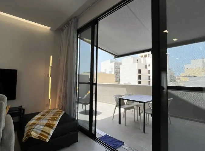 St Julians Penthouse Apartamento