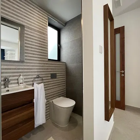St Julians Penthouse Apartment *